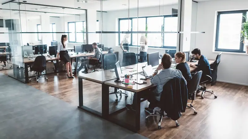 regulador de voltaje para oficinas